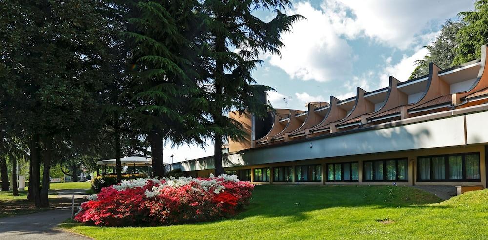 Hotel Pineta Busto Arsizio Exterior foto